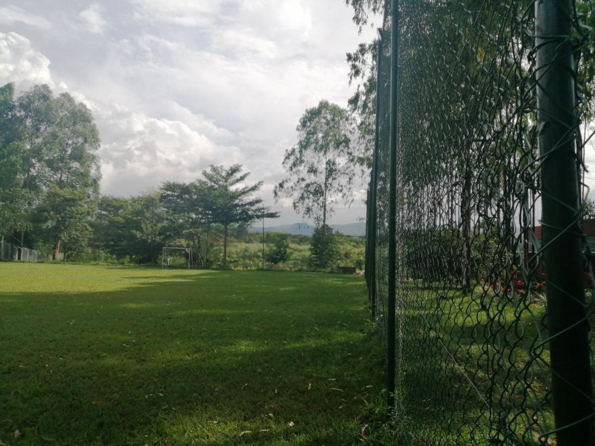 Masindi Murchison Backpackers מראה חיצוני תמונה