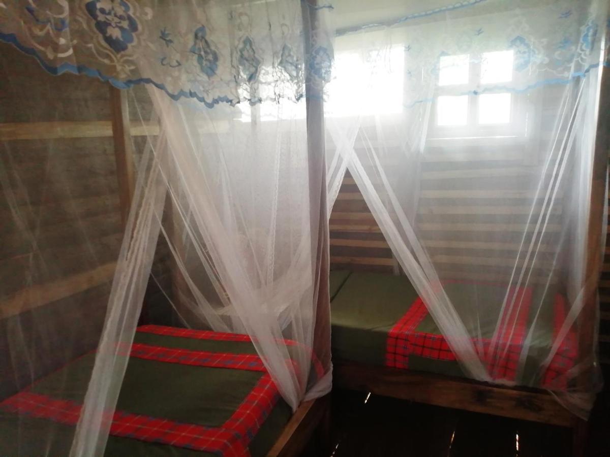 Masindi Murchison Backpackers מראה חיצוני תמונה